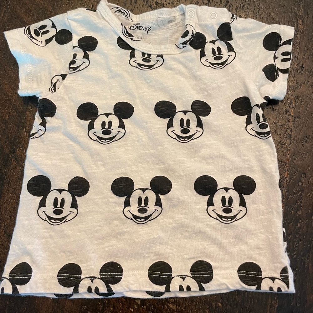 Mickey Mouse T-shirt 18-24M. Like new.